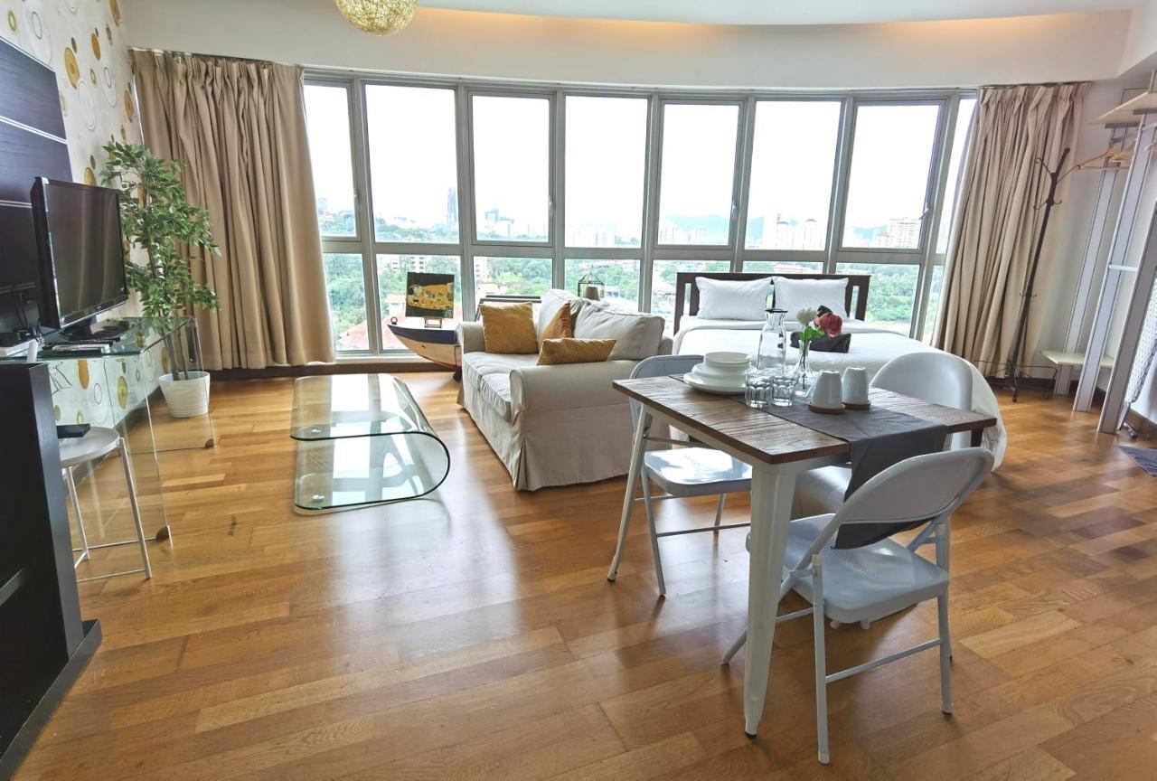 Klcc Inifinity Pool - The Regalia Residences & Suites By Kl Minsu Kuala Lumpur Exterior photo